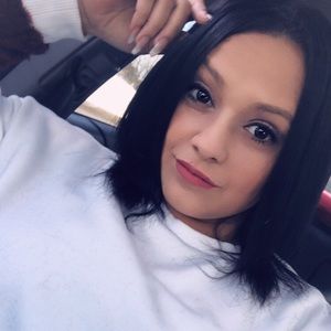 Meet your Posher, Violeta